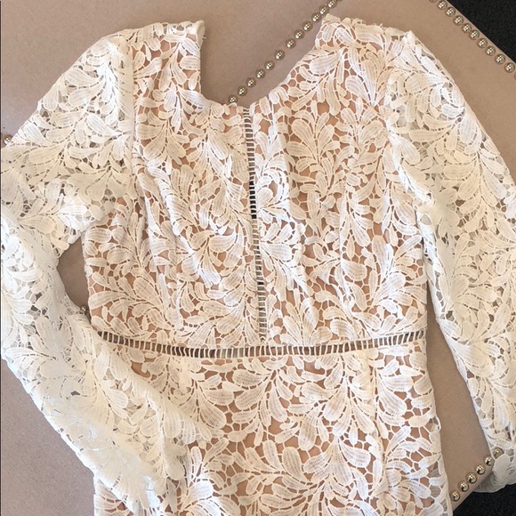 dresscode la Dresses & Skirts - White lace long sleeved dress